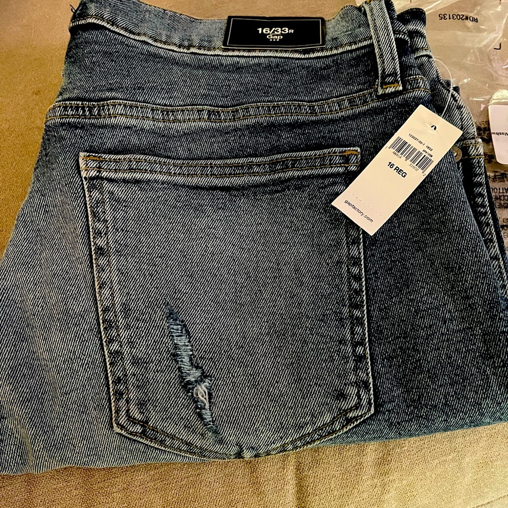 NWT - Gap High Rise Deconstructed Cheeky Straight Jeans - Size 16